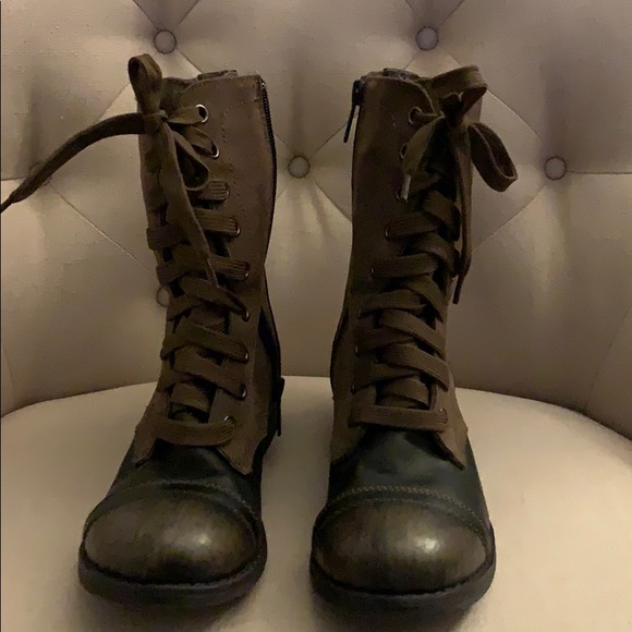 Wanted brand size 6 laced/ zippered boots - Picture 2 of 7